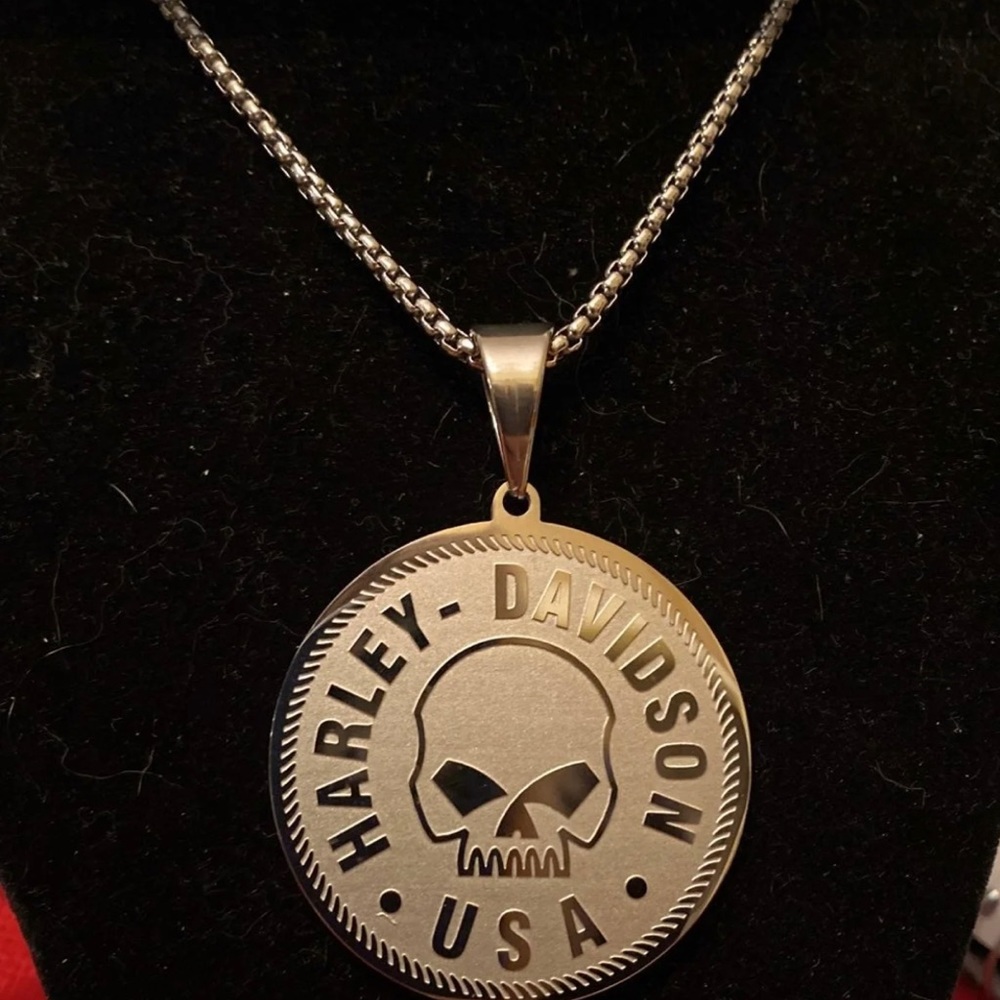 Limited! Skull HD Necklace - Picture 2 of 6